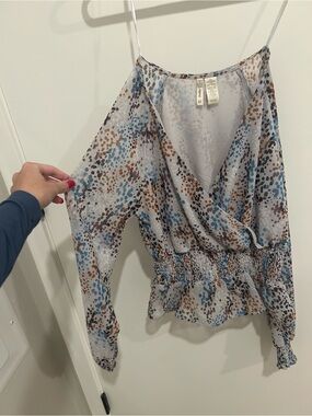 Japna Light Gray Printed Smocked-Waist Wrap Blouse with Blue and Brown Spots